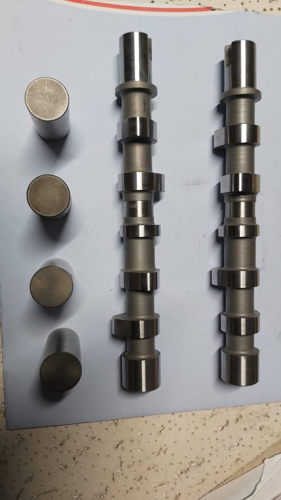 arbre cam et poussoirs